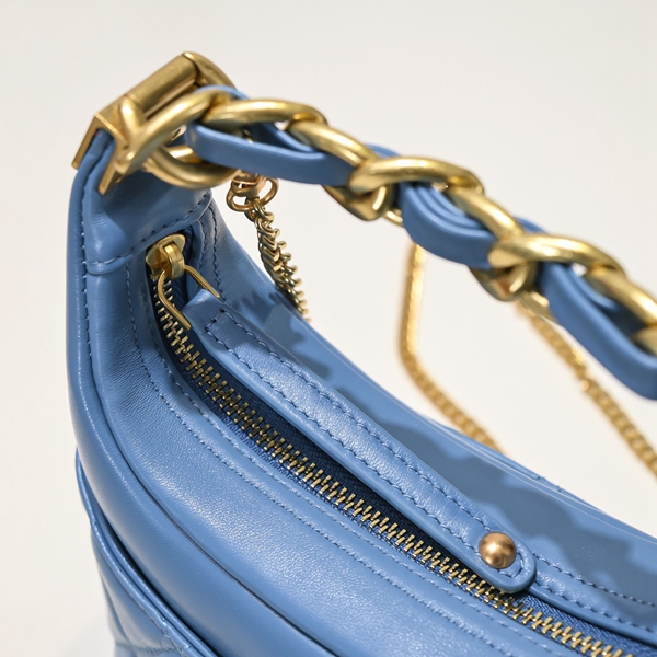 シャネルバッグ角部分ディテール